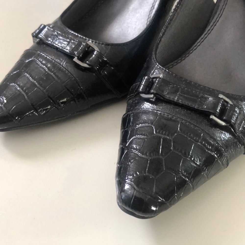 Heels - Picture 4 of 4